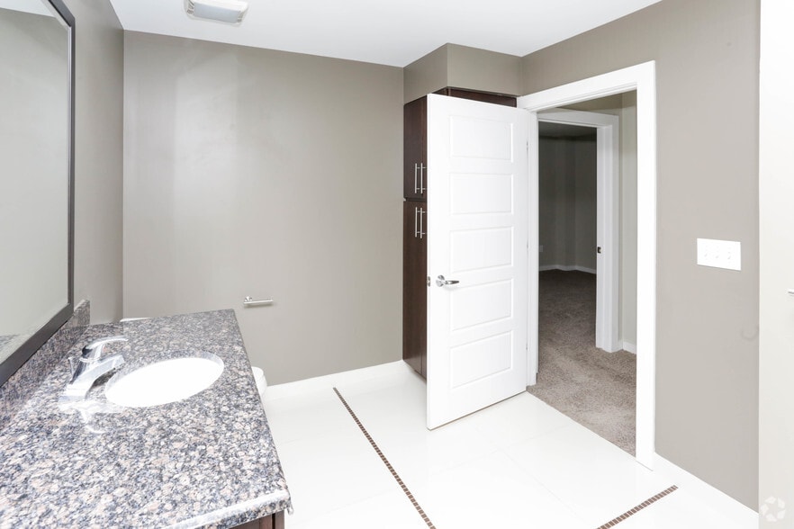 More Photos Of 607 E 2nd Ave, Flint Apartments For Lease