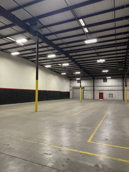 More Photos Of 5405 E Home Ave, Fresno Warehouse For Lease
