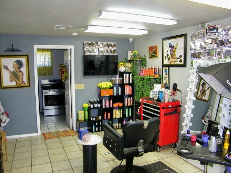 More Photos Of 604 N Van Buren St, Enid Freestanding For Sale