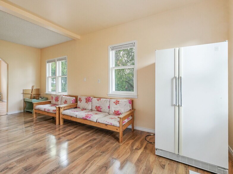 More Photos Of 9630 74 Av NW, Edmonton Flex For Sale
