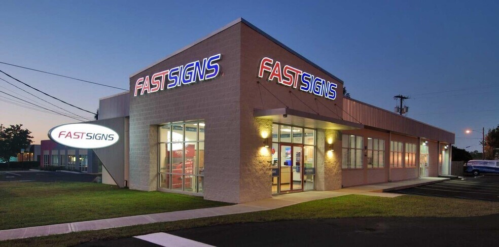 More Photos Of 1920 N Monroe St, Tallahassee Storefront Retail Office For Lease