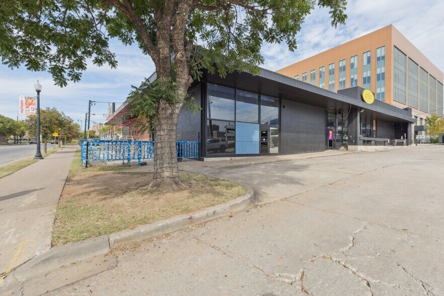 More Photos Of 1012 N Walker Ave, Oklahoma City Bar For Lease