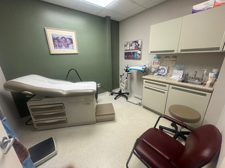 More Photos Of 359 Centre St, Nutley Office For Lease