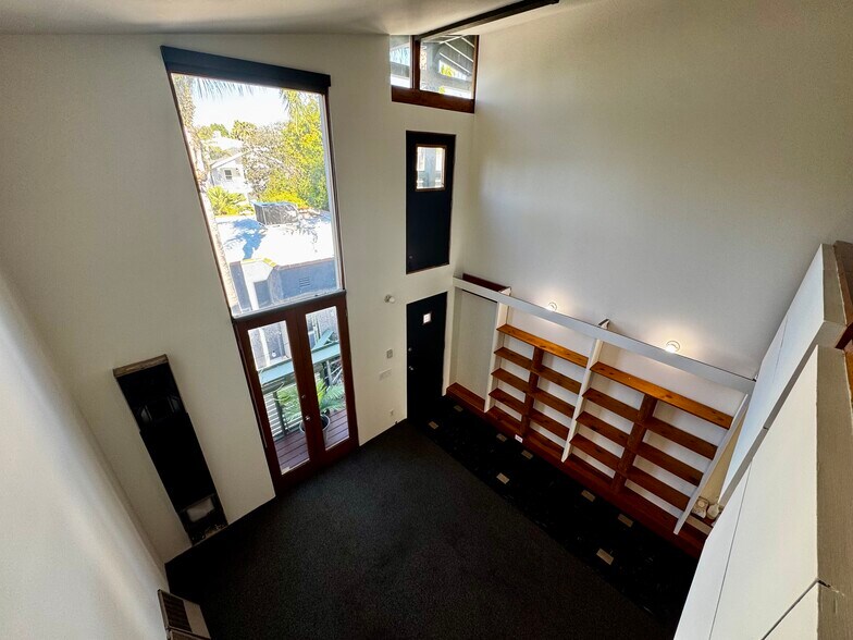 More Photos Of 558 San Juan Ave, Venice Apartments For Sale