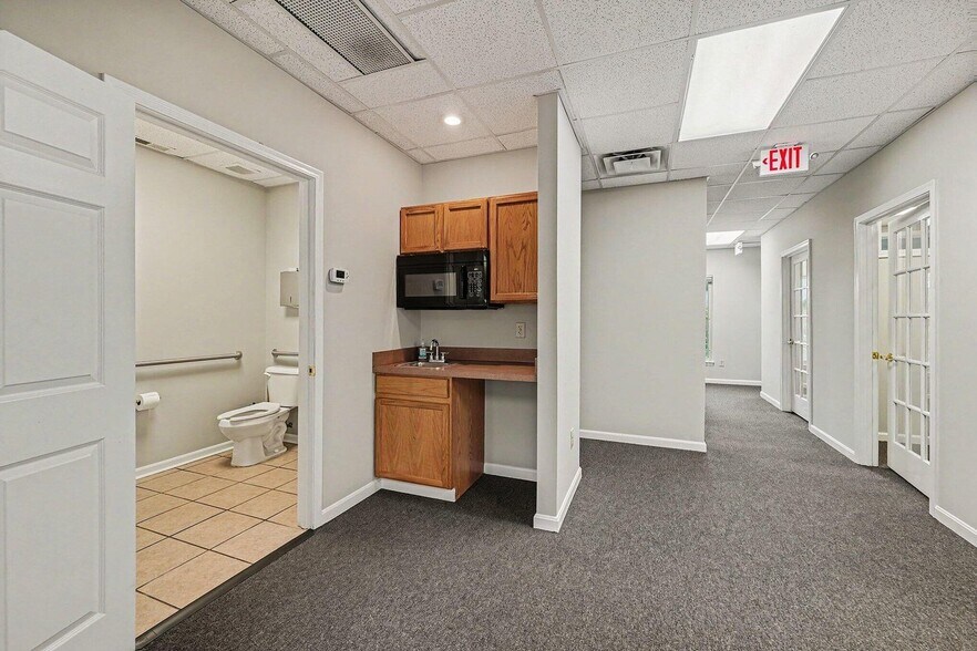 More Photos Of 6900 Houston Rd, Florence Office For Lease