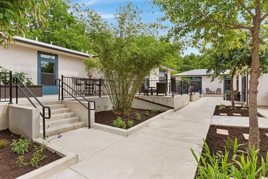 More Photos Of 3050 Eisenhauer Rd, San Antonio Apartments For Sale