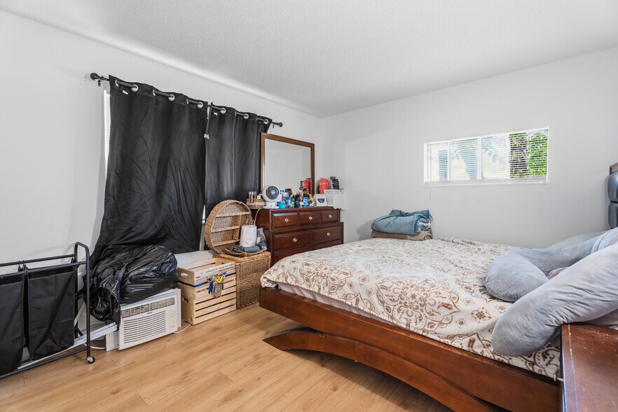 More Photos Of 1155 S Dora St, Ukiah Apartments For Sale