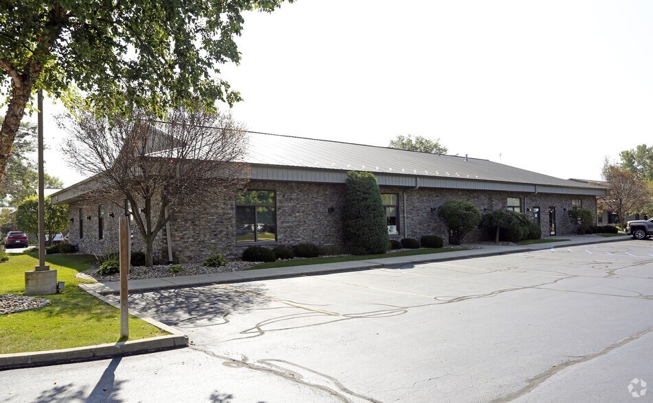 Primary Photo Of 1051 Southpoint Cir, Valparaiso Medical For Lease