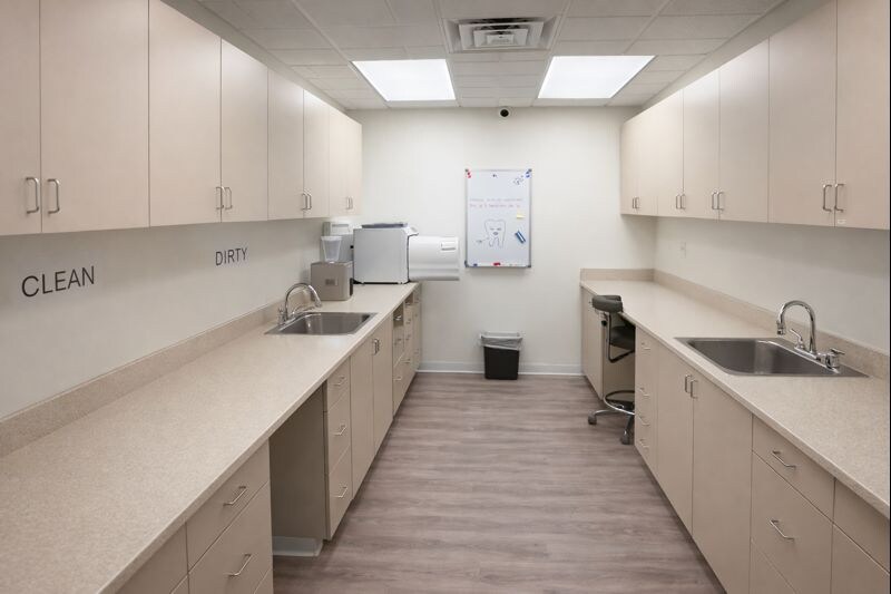 More Photos Of 10005-10075 W Hillsborough Ave, Tampa Storefront For Lease