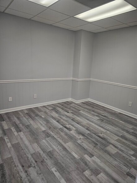 More Photos Of 3111 Hanover Rd, Johnson City Light Manufacturing For Lease