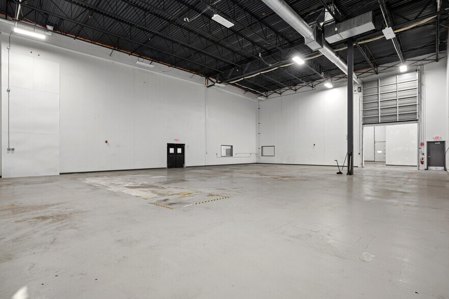 More Photos Of 52 Industrial Dr, Hyde Park Unknown For Lease