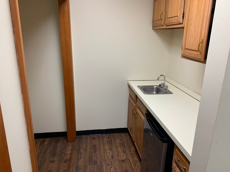 More Photos Of 55 S Progress Ave, Harrisburg Office For Sale