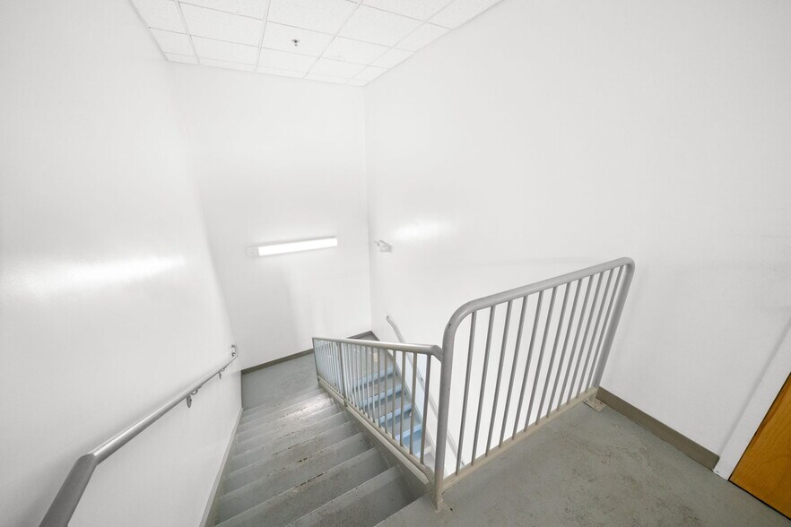 More Photos Of 140 N Franklin St, Holbrook Office For Sale