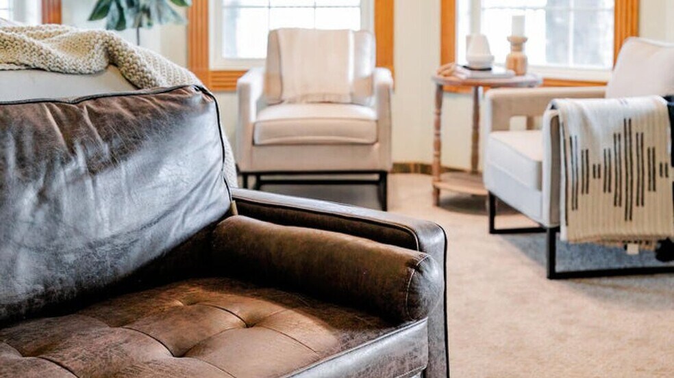 More Photos Of 352 MO-245, Dadeville Horse Stables For Sale