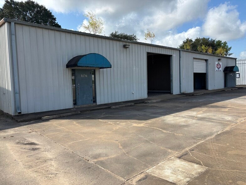 More Photos Of 1120-1132 County Road 129, Alvin Warehouse For Sale