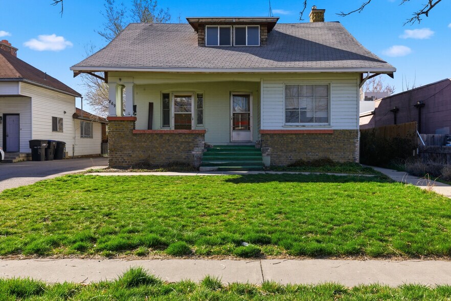 More Photos Of 869 W Center St, Provo Flex For Sale