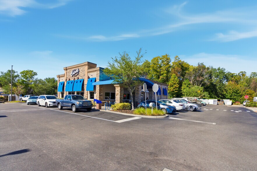 More Photos Of 13599 W Colonial Dr, Winter Garden General Retail For Sale