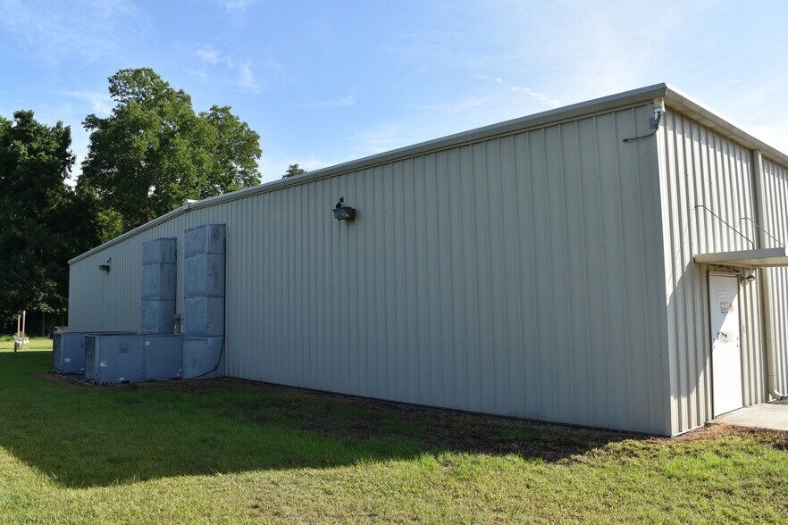 More Photos Of 615 S Walnut St, Pamplico Freestanding For Lease