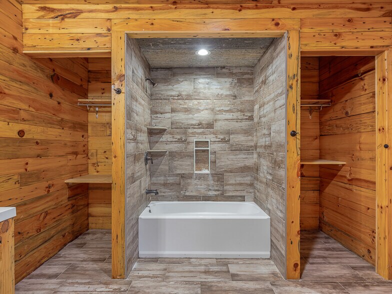 More Photos Of 1640-642 River Rd, Hot Springs Apartments For Sale