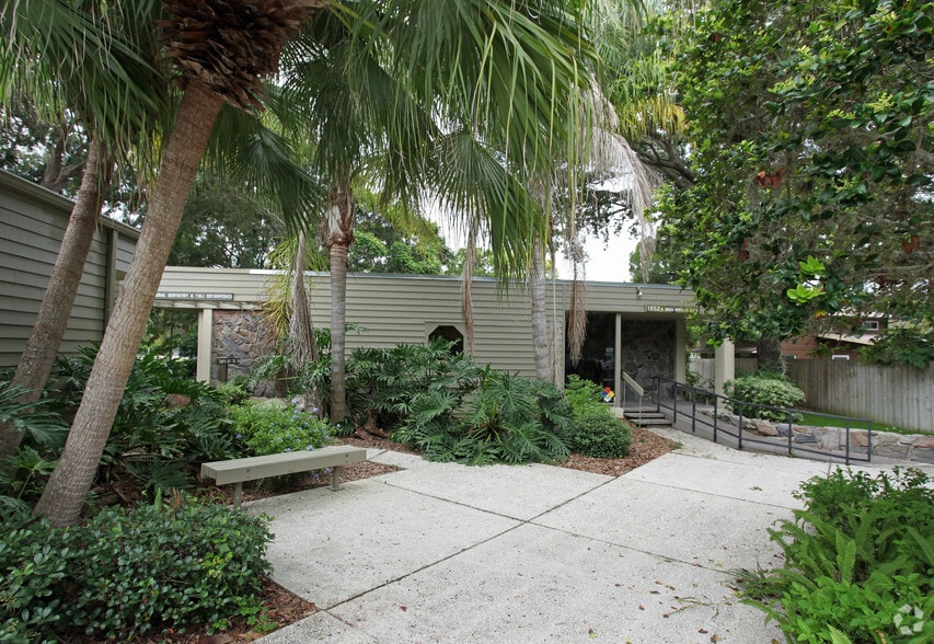 Primary Photo Of 1952 Bayshore Blvd, Dunedin Medical For Lease