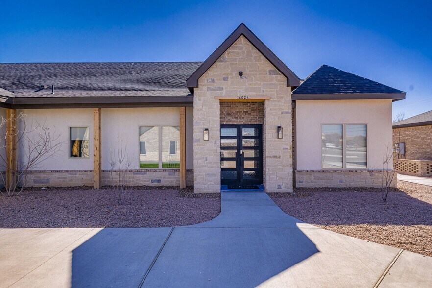 More Photos Of 1602 Tarleton St, Midland Office For Sale