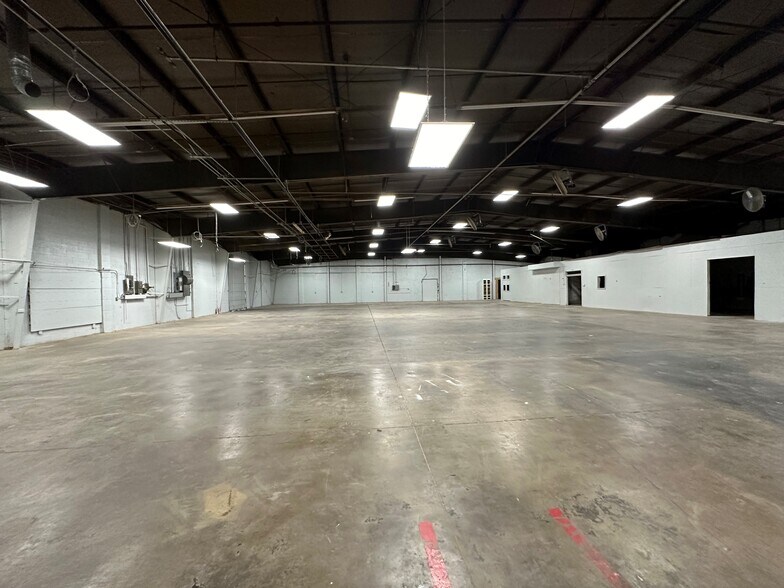 More Photos Of 100 Aiken St, Cartersville Manufacturing For Lease