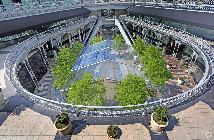 More Photos Of 500 Crescent Ct, Dallas Office For Lease