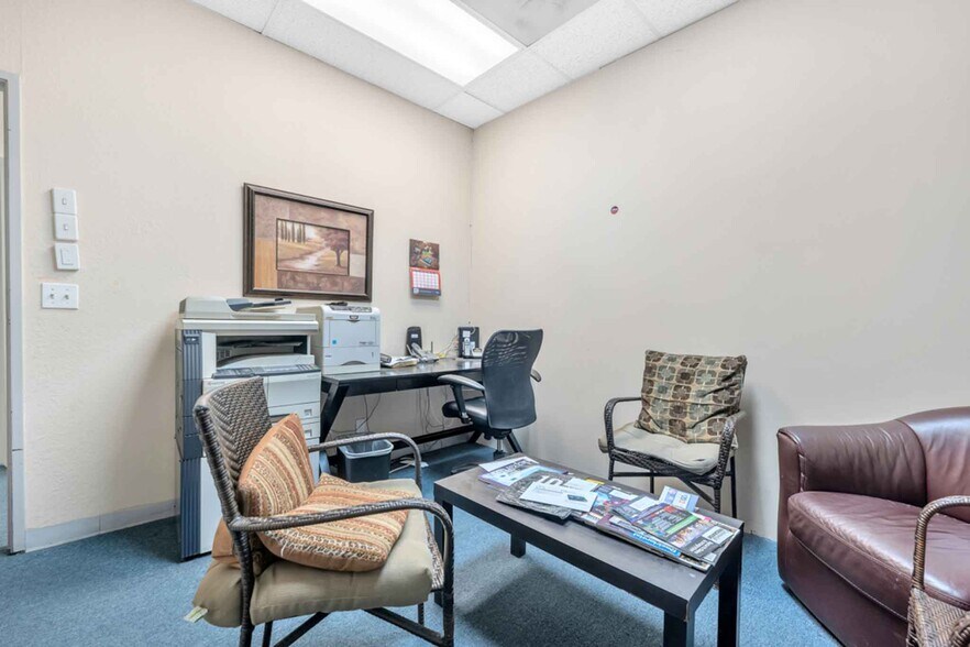 More Photos Of 22231 Mulholland Hwy, Calabasas Office For Lease