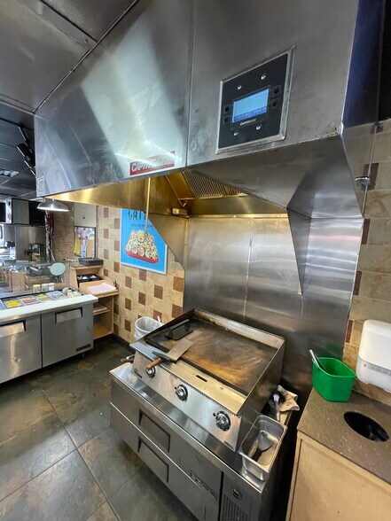 More Photos Of 156 E Carolina Ave, Hartsville Storefront Retail Residential For Lease