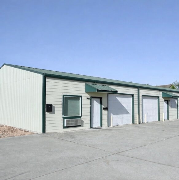 Primary Photo Of 815 Saint Peter St, Gonzales Apartments For Sale