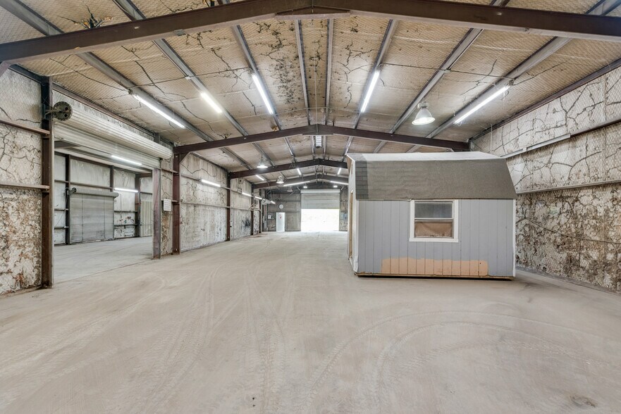 More Photos Of 4331 Cement Valley Rd, Midlothian Warehouse For Sale