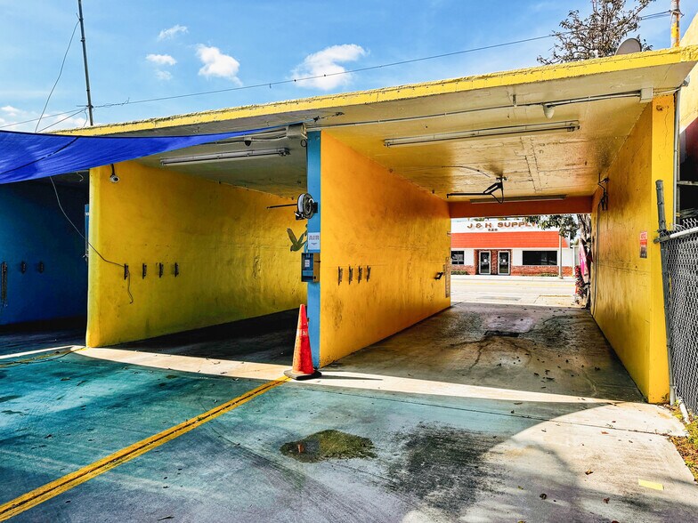 More Photos Of 824 N Dixie Hwy, Lake Worth Carwash For Sale