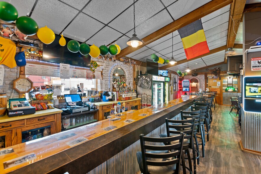 More Photos Of 1689 Day St, Greenleaf Restaurant For Sale