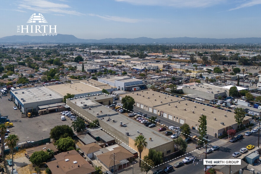 More Photos Of 11132 Fleetwood St, Sun Valley Warehouse For Lease