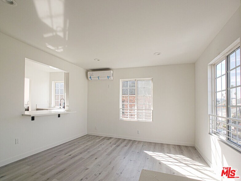 More Photos Of 158 N Edgemont St, Los Angeles Multifamily For Sale