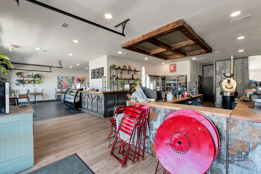 More Photos Of 179 E Moreno St, Buford General Retail For Sale