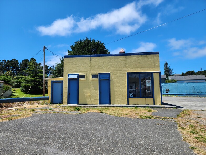 More Photos Of 311 6th St, Port Orford General Retail For Sale
