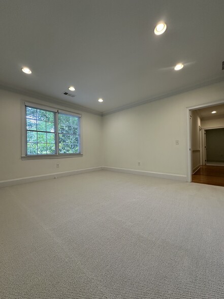 More Photos Of 2255 Sewell Mill Rd NE, Marietta Office For Lease