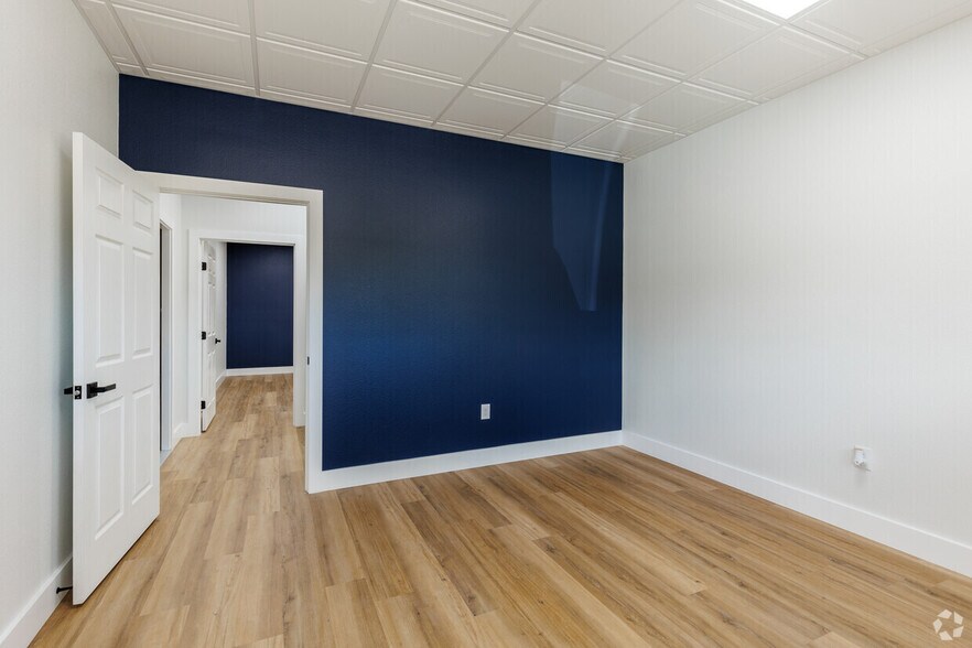 More Photos Of 705 Private Road 5939, Lavon Light Distribution For Lease