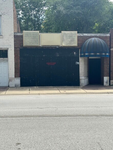 More Photos Of , Hazel Crest General Retail For Sale