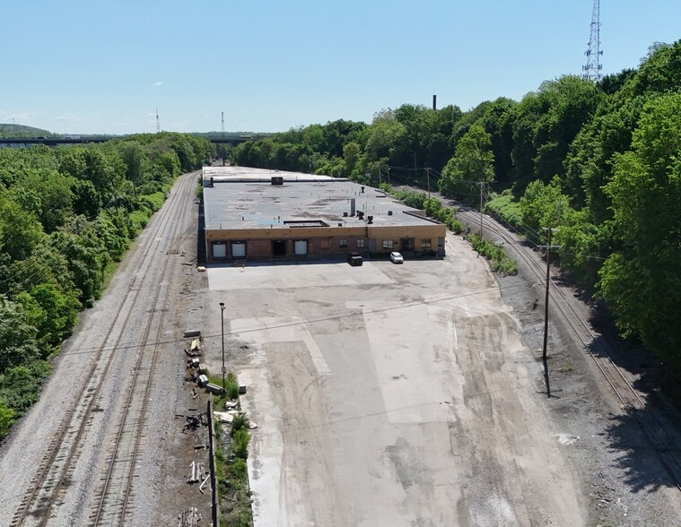 More Photos Of 131 N Summit St, Akron Warehouse For Lease