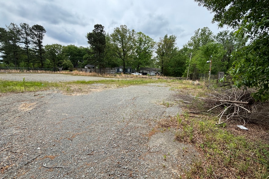 More Photos Of 7609 Colonel Glenn Rd, Little Rock Service For Sale