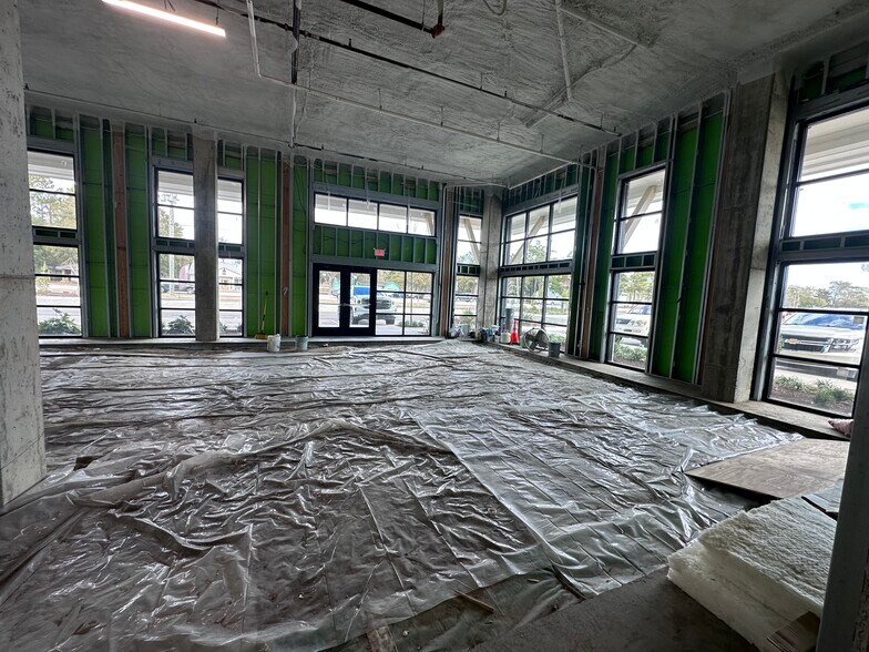 More Photos Of 404 51st St, Wilmington Freestanding For Lease