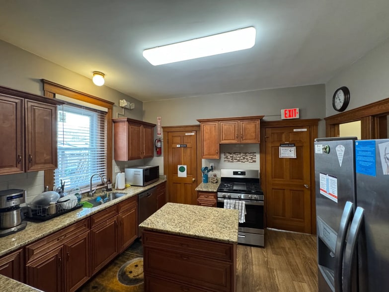 More Photos Of 4880 Lawndale St, Detroit Specialty For Sale