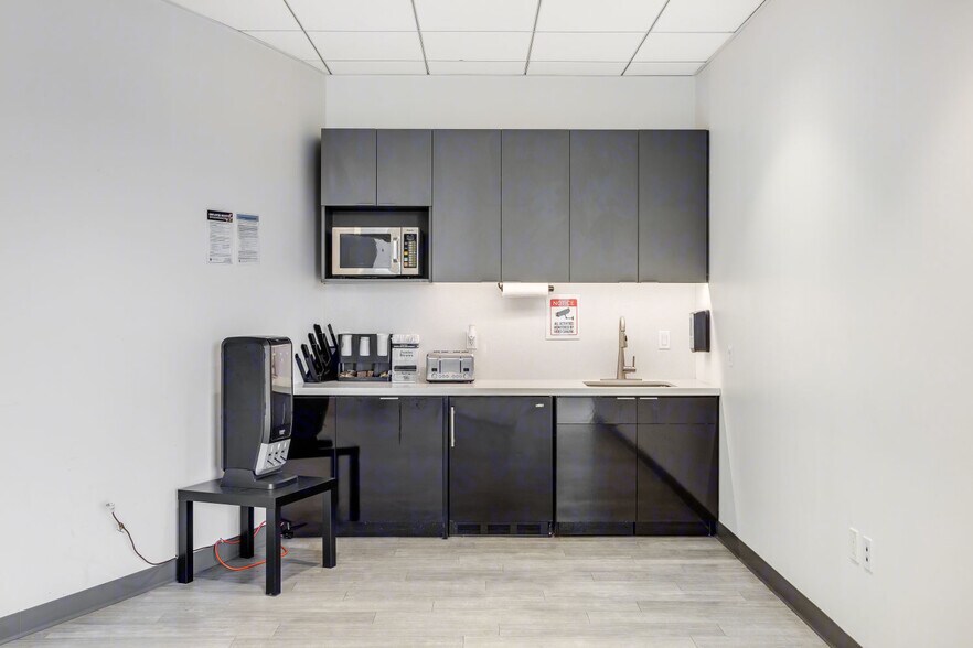 More Photos Of 1801 Century Park E, Los Angeles Office For Lease