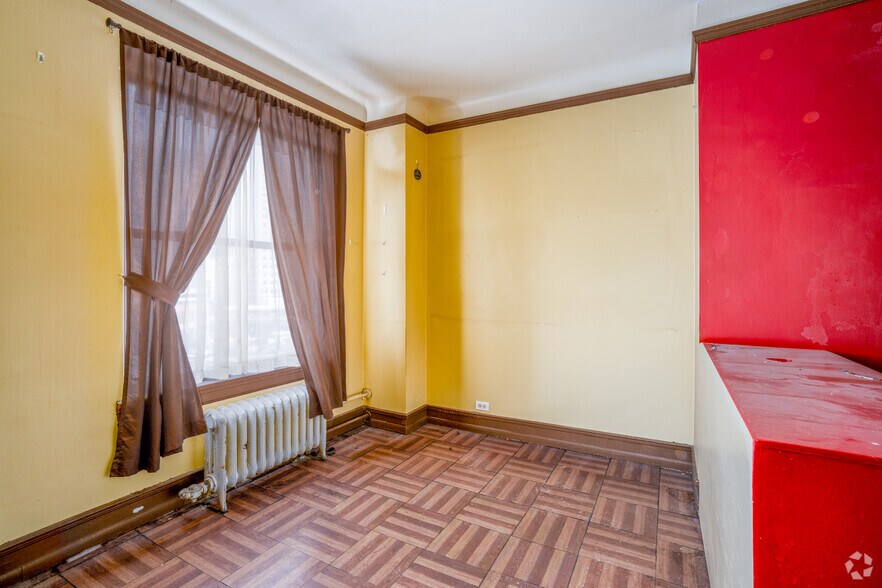 More Photos Of 400 Bagley St, Detroit Unknown For Sale