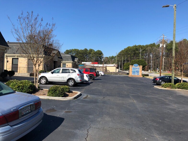 More Photos Of 188 Upper Riverdale Rd, Jonesboro Storefront Retail Office For Lease