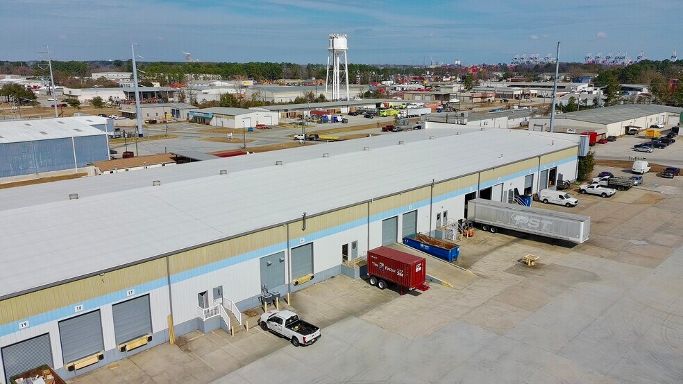 More Photos Of 5516 Export Blvd, Garden City Warehouse For Lease