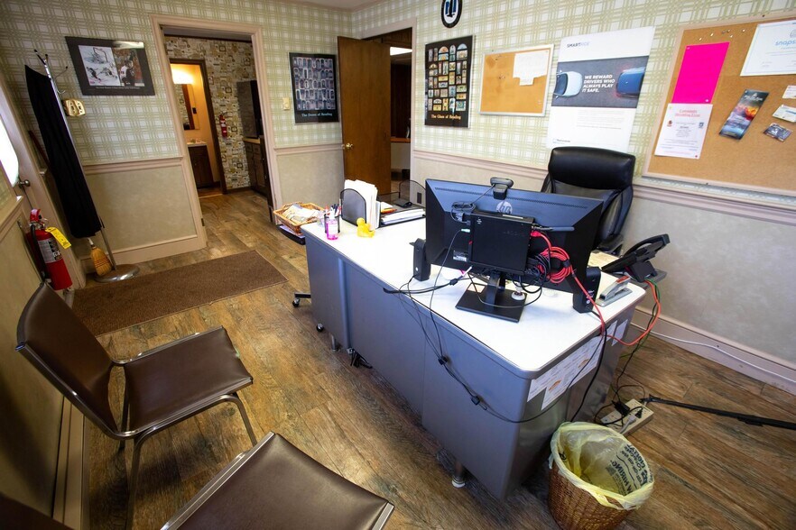 More Photos Of 926 Ben Franklin Hwy E, Douglassville Office For Sale