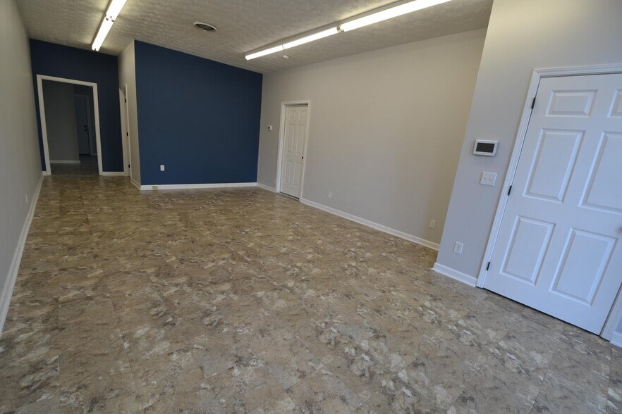More Photos Of 122 S Main St, Harrodsburg Storefront For Sale